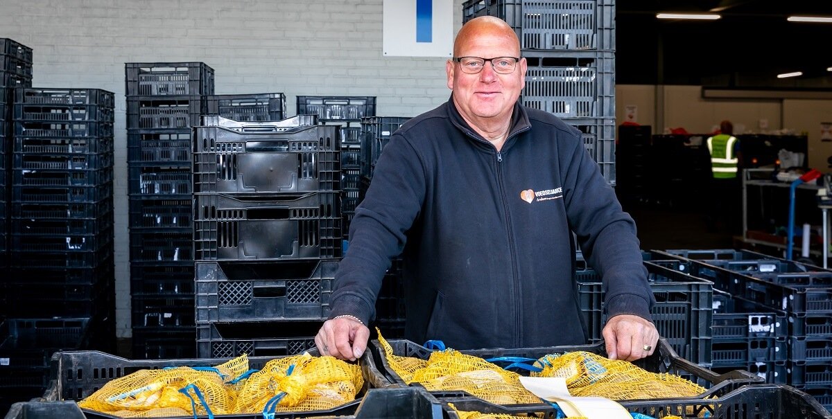 vb-man-met-aardappelen-1200x600-tiny