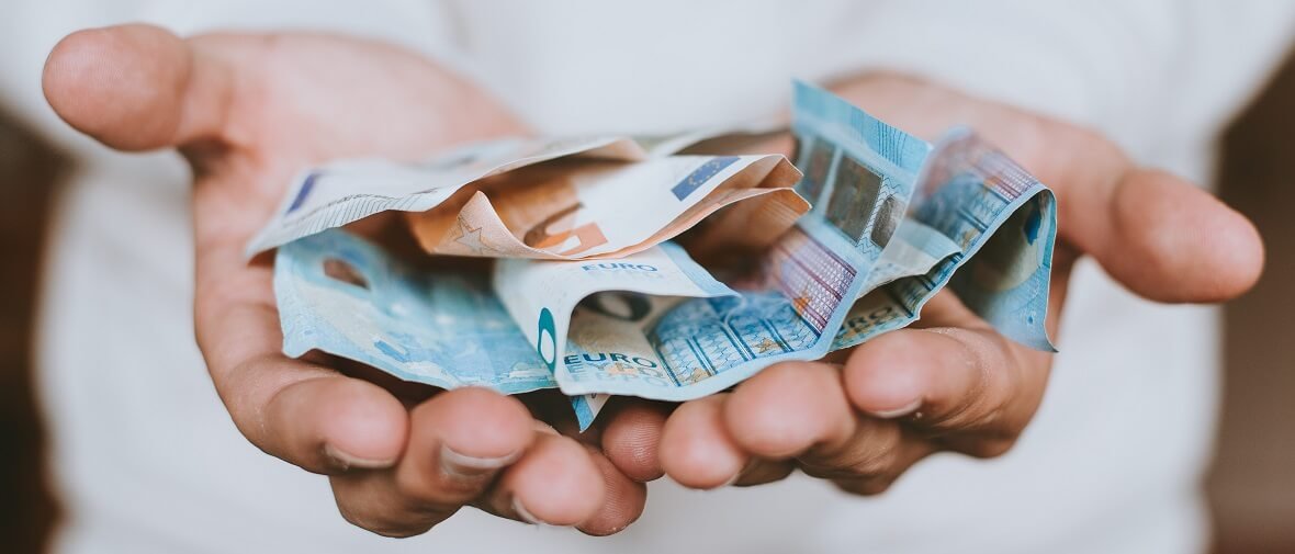 geld-doneren-laag-1180x505-tiny